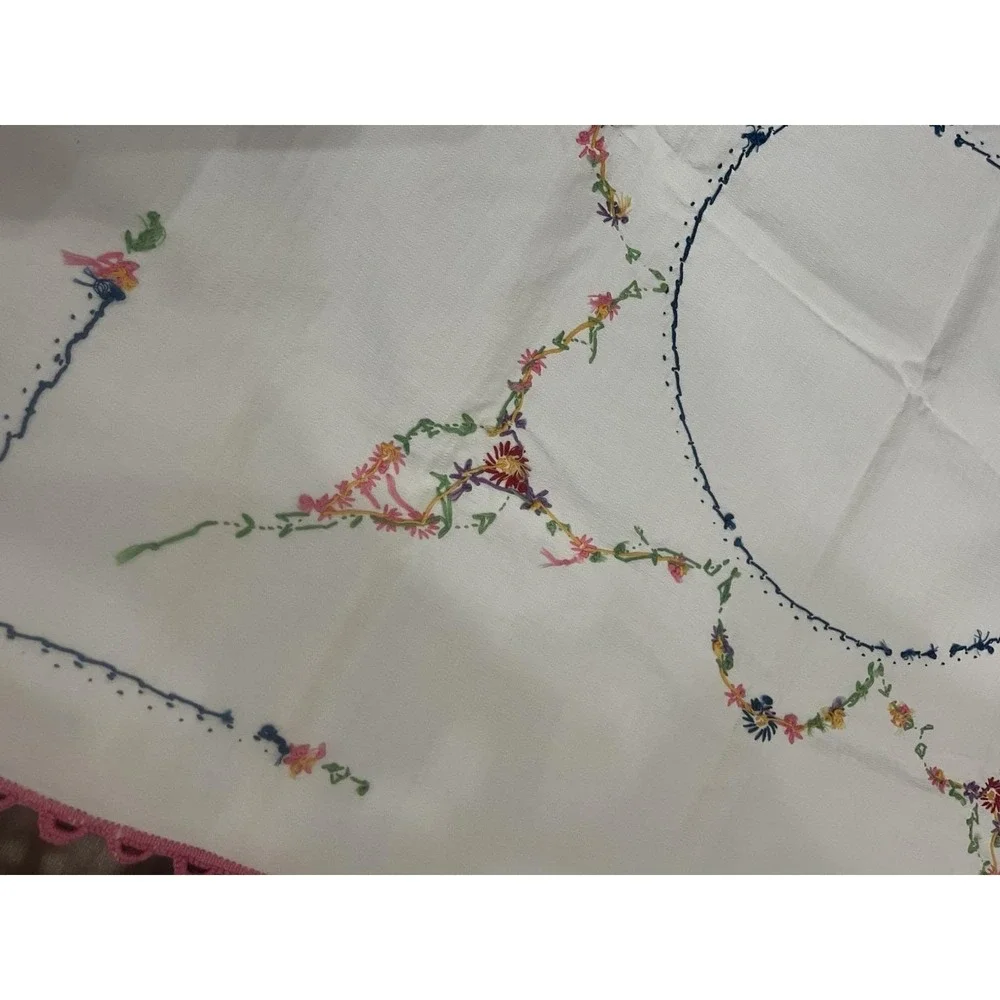 VTG‎ Cotton Tablecloth Embroidered Floral 31 X 37 handmade Farmhouse Cottagecore